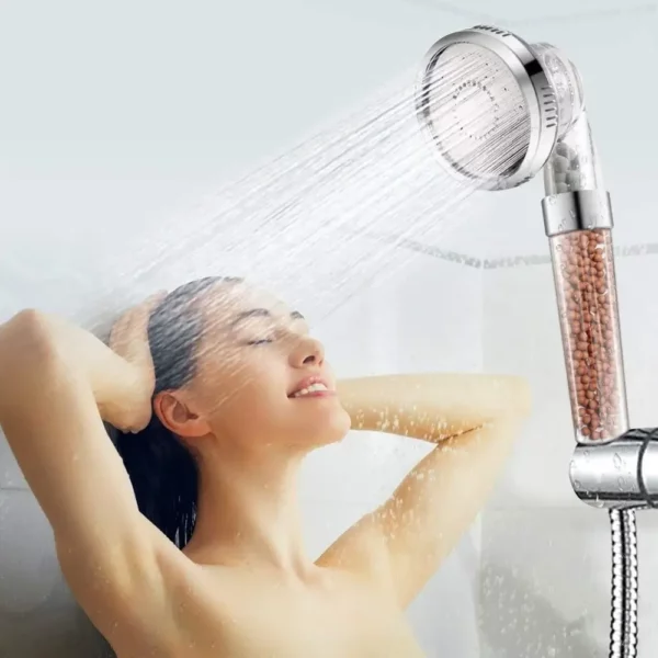 ראש מקלחת מגביר לחץ עם אבני טיהור