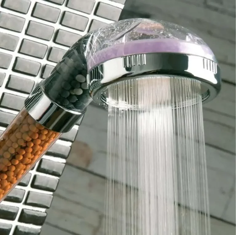 ראש מקלחת מגביר לחץ עם אבני טיהור