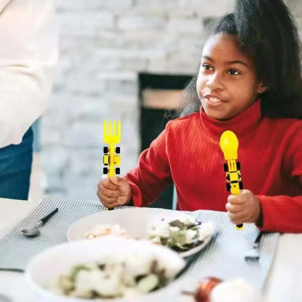 סט כלי אוכל לילדים בצורת צעצוע המעודדים אכילה