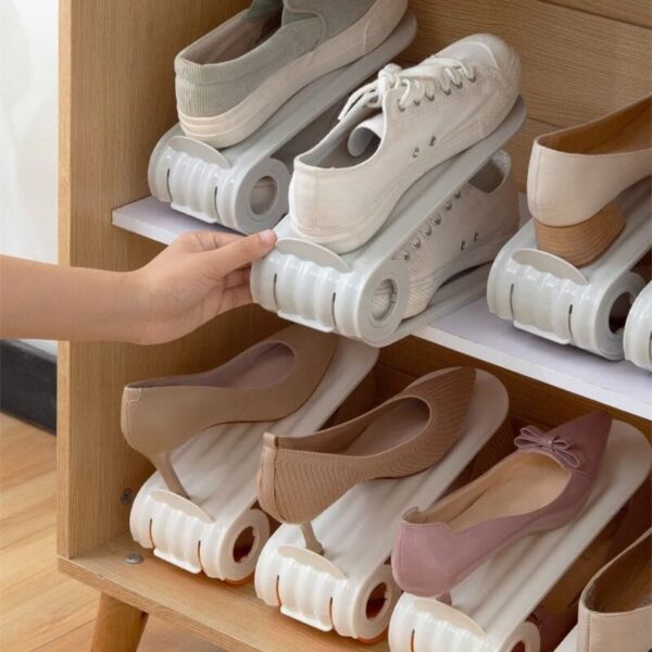 מתקן חדשני לארגון נעליים – ShoeStack